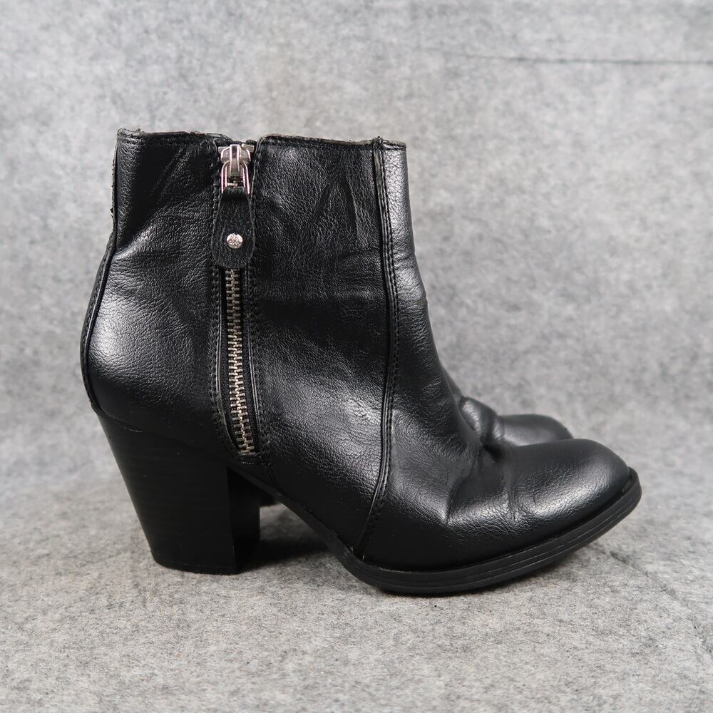 Simply Vera Wang Shoes Womens 7 Ankle Boots Block Heel Side Zip Black Fashion